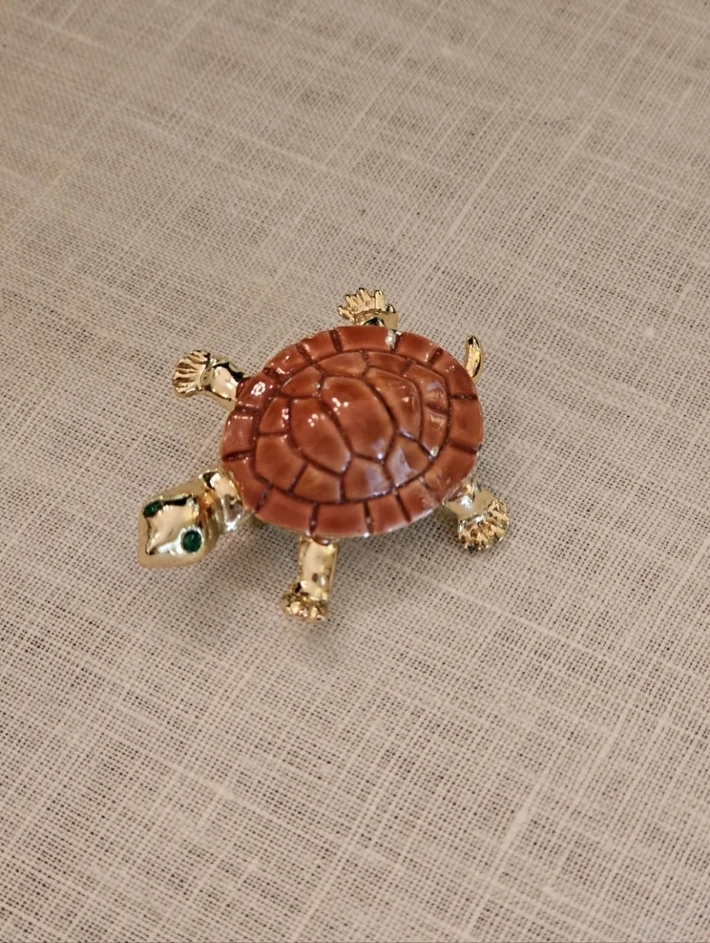 Vintage Gold Tone Turtle Brooch Pin Brown Enamel Shell Green Rhinestone Eyes